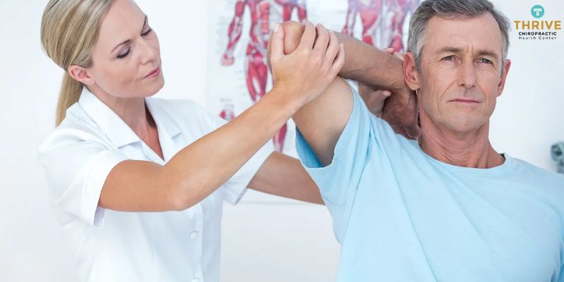 Chiropractors Treat Shoulder Pain